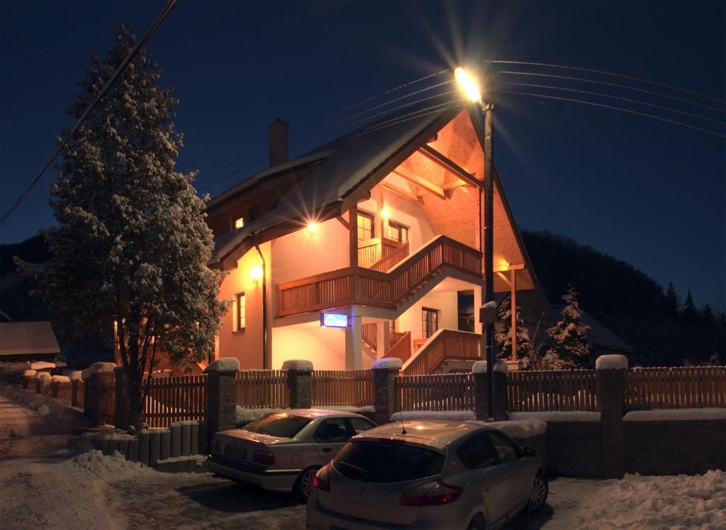 Rekreacny Dom Vyhne Apartment Exterior photo